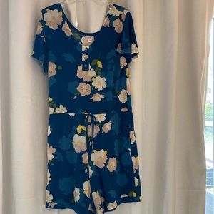 LulaRoe Blue Floral Shorts Romper. Size Small